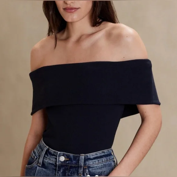 Banana Republic Off-Shoulder Dark Blue Sweater - Picture 2 of 9